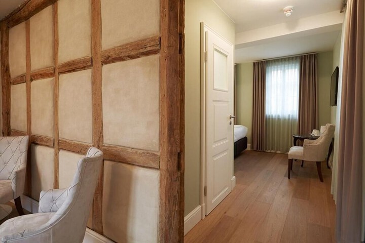 Room 21 of 31