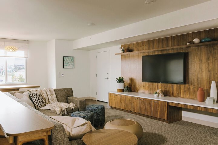 Room 7 of 19