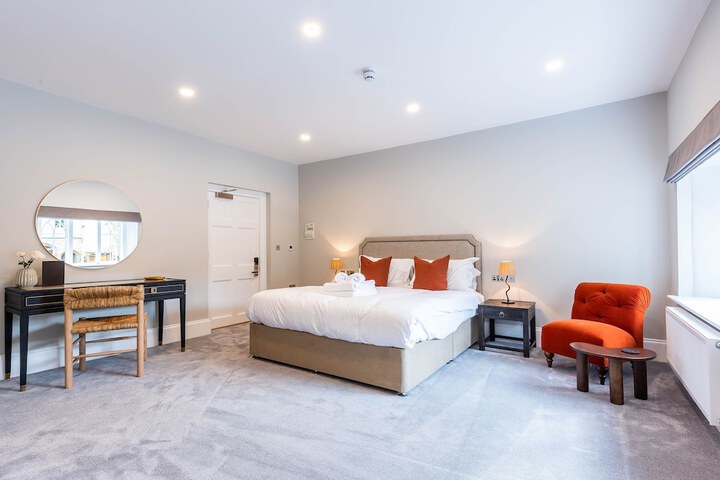 Room 84 of 190