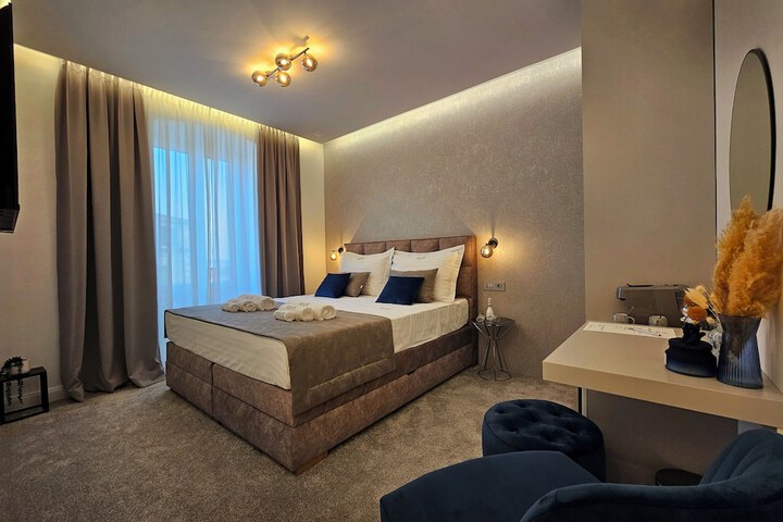 Room 22 of 49