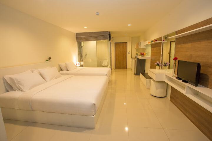 Room 12 of 83