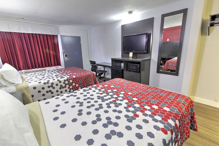 2 Double Beds (6 of 7)