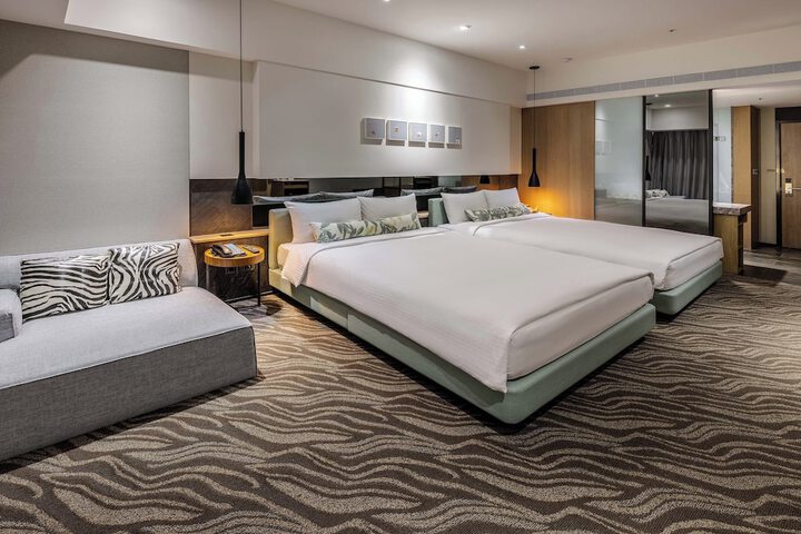 Room 40 of 104