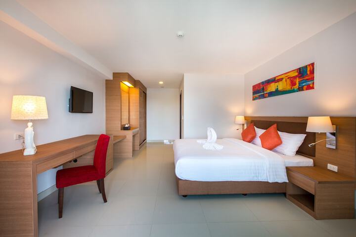 Room 21 of 103