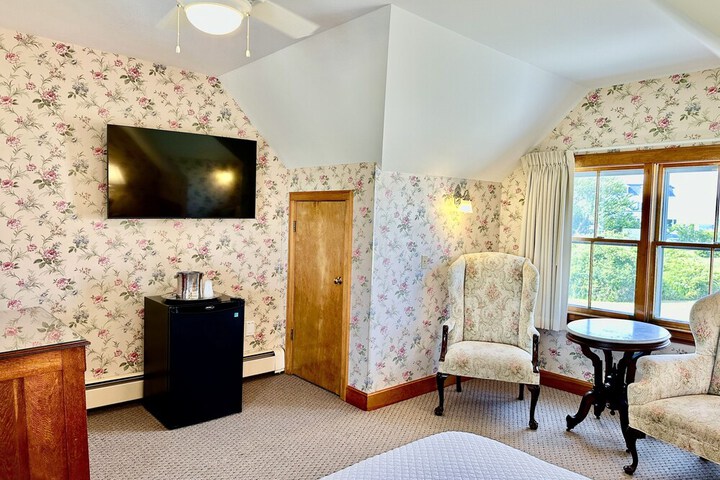 Room 22 of 100