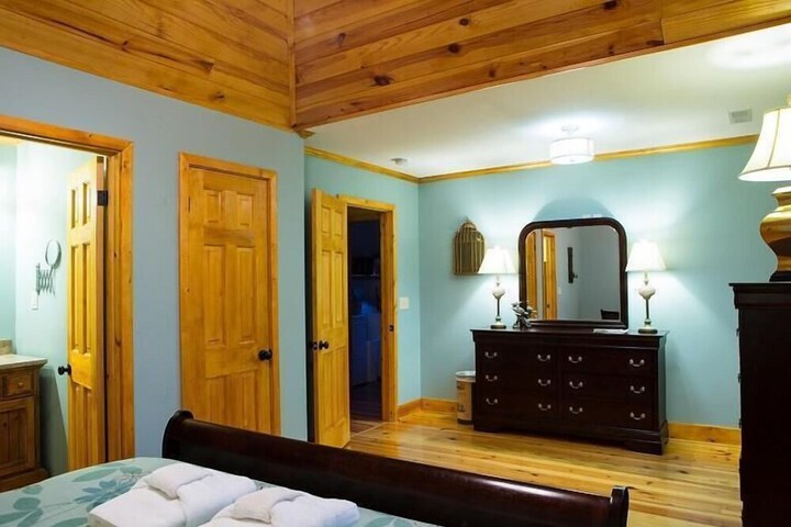 Room 9 of 27