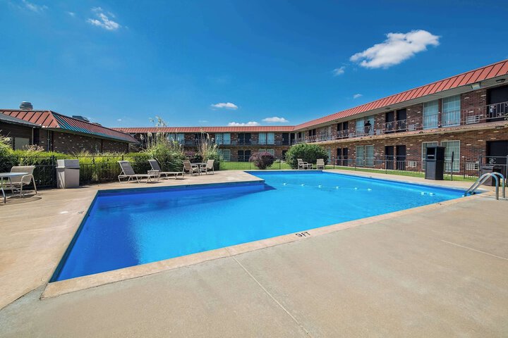 Photo of Rodeway Inn McPherson East Pool