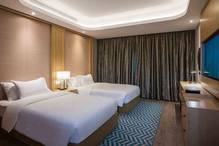 Room 7 of 38