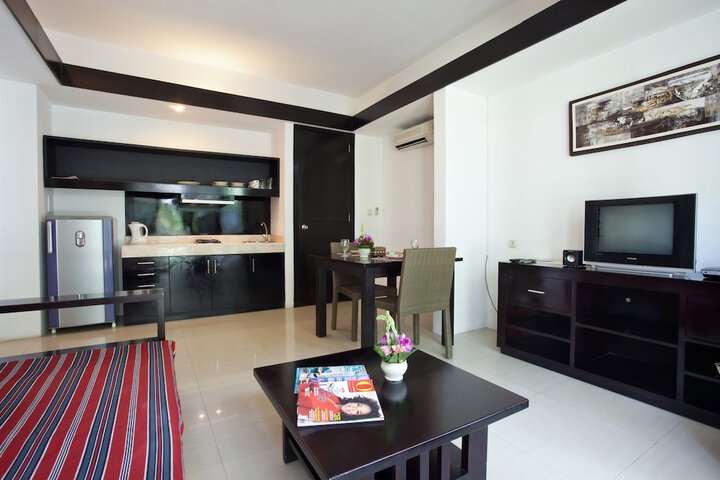 Room 18 of 28