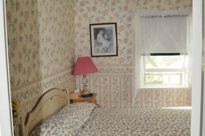Room 7 of 84