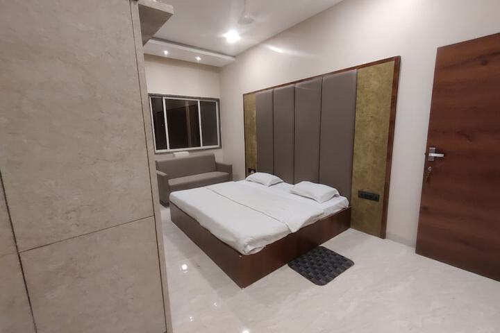Room 5 of 22