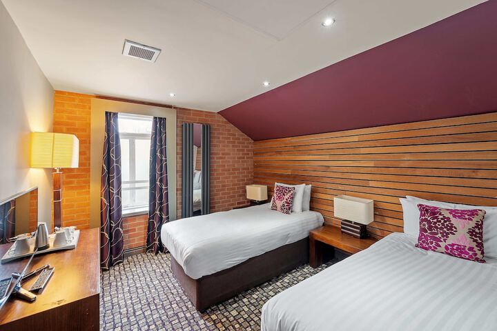 Room 19 of 44