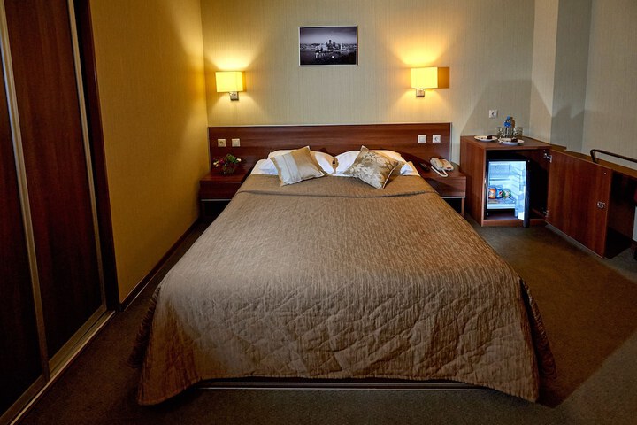 Room 45 of 77