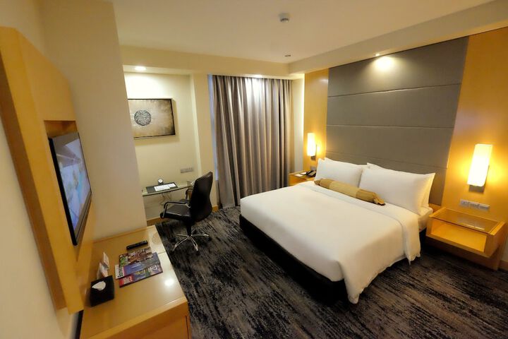 Room 12 of 72