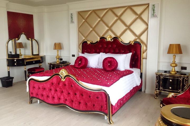 Room 15 of 60