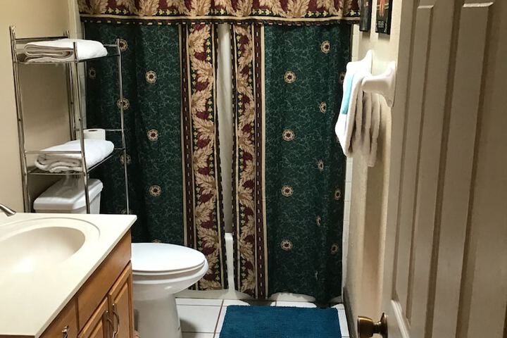 Room 21 of 49