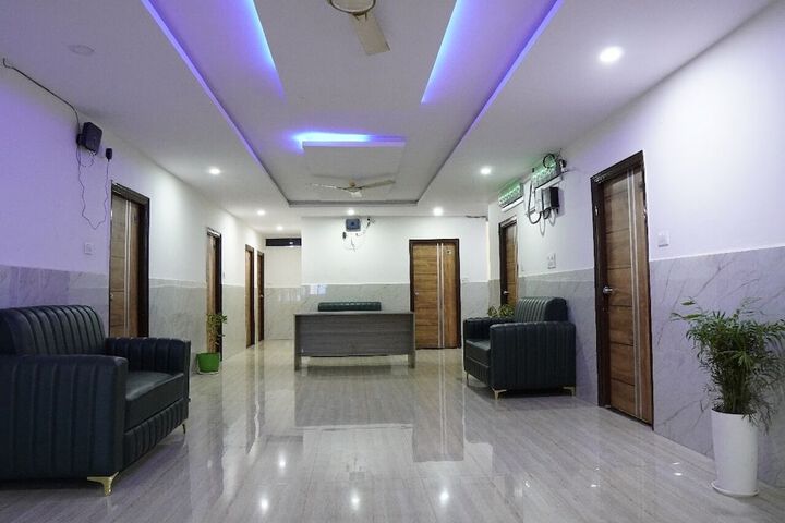 Room 12 of 17