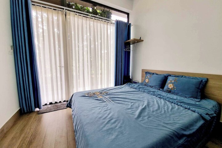 Room 8 of 40