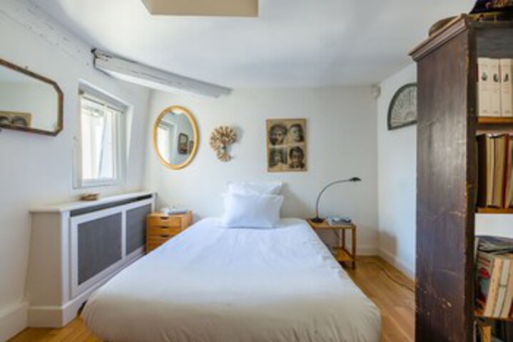 Room 20 of 27