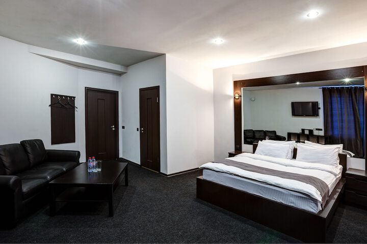Room 12 of 39