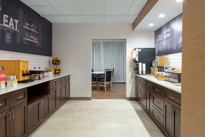 Breakfast area
