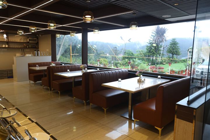 Dining 46 of 78