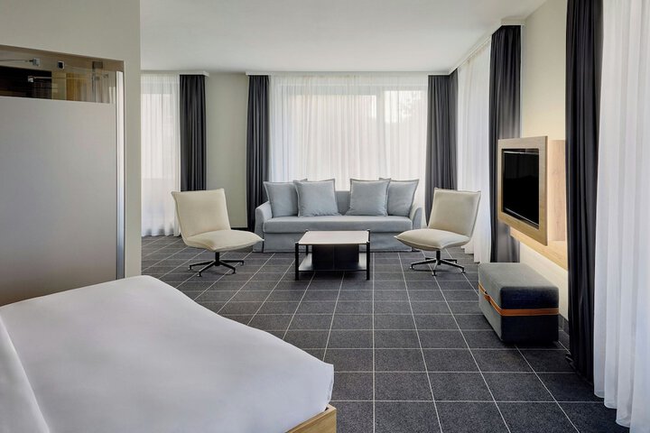 Room 29 of 74
