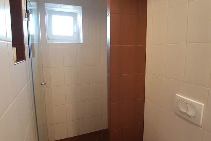 Room 19 of 29