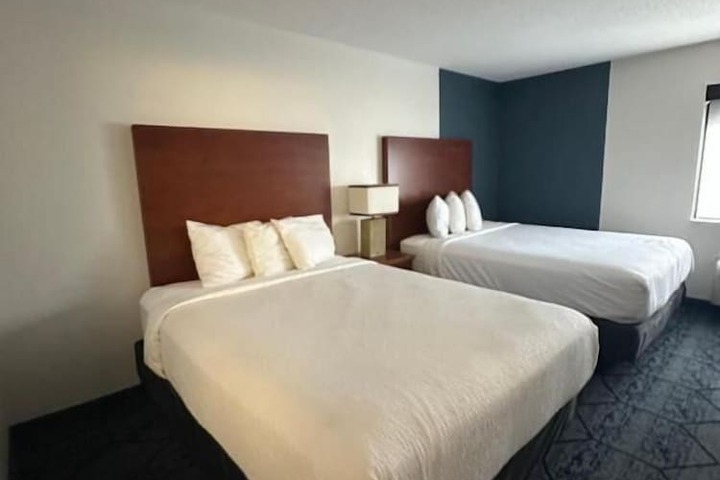 2 Double Beds (5 of 6)