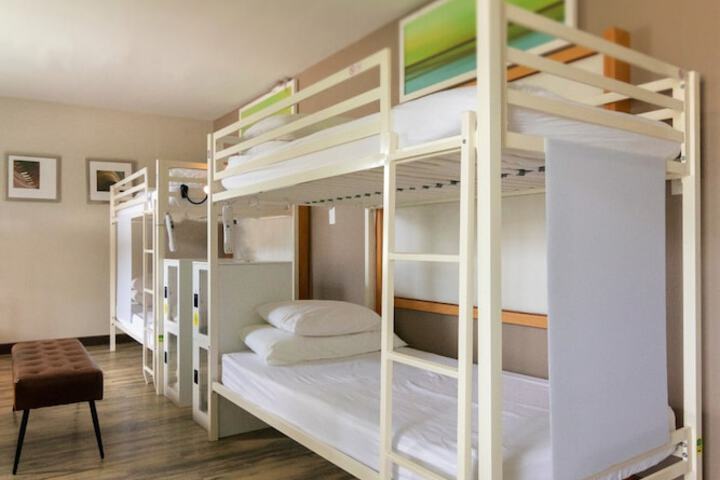 Room 14 of 33