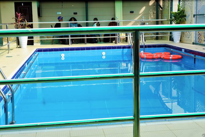 Pool 20 of 30