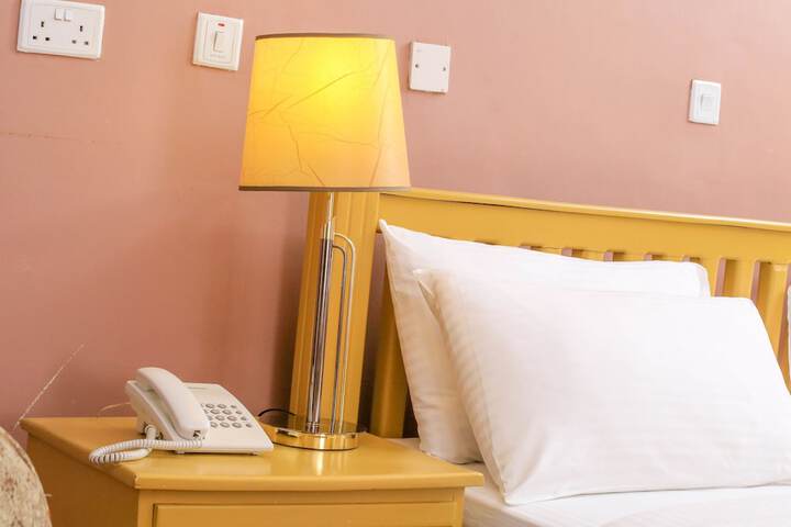 Room 27 of 51