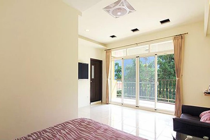 Room 13 of 40