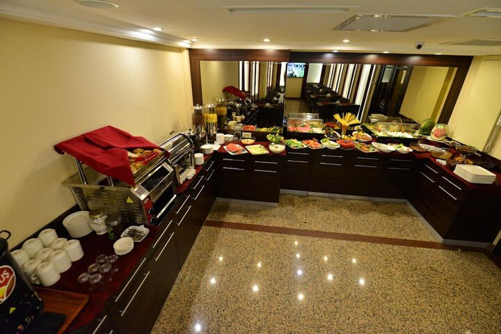 Dining 67 of 94