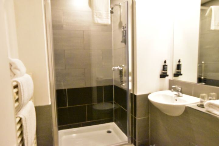 Room 148 of 182