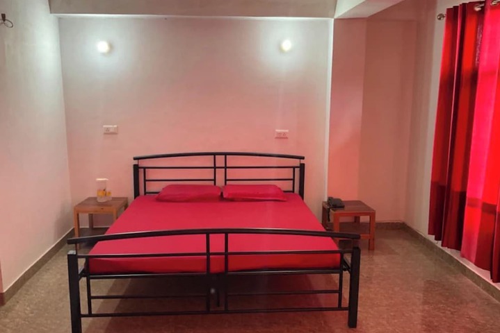 Room 4 of 10