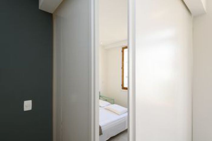 Room 12 of 30