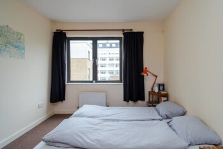 A Cosy 1 Bedroom Flat With a Balcony