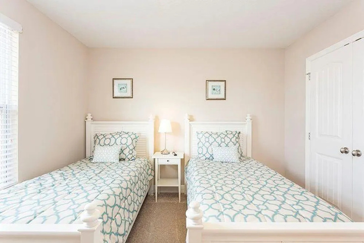 Room 2 of 16