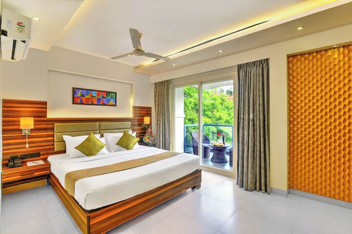 Room 7 of 65