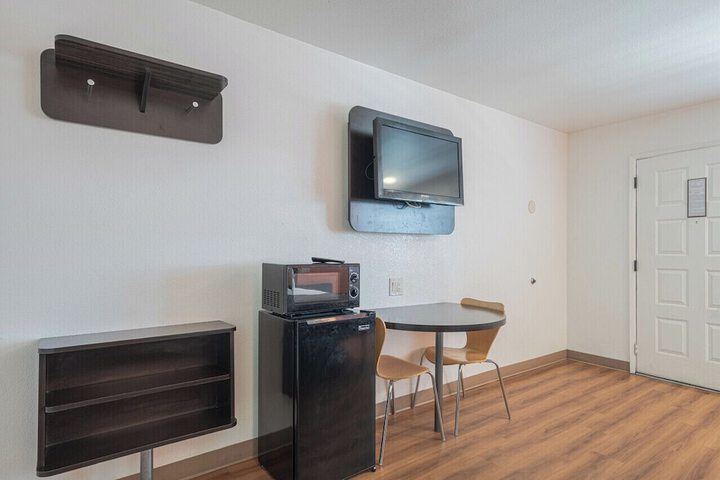 Room 2 of 31