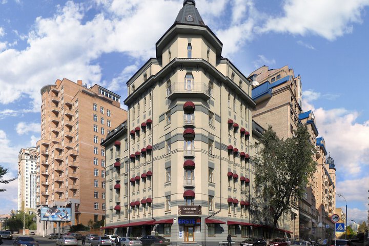 Hotel 82 of 84