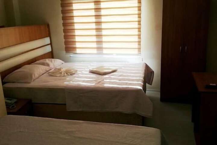 Room 12 of 21