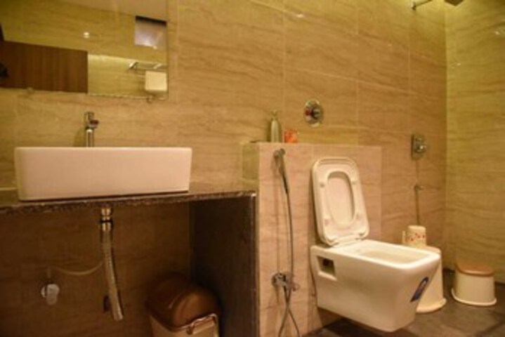 Room 3 of 54