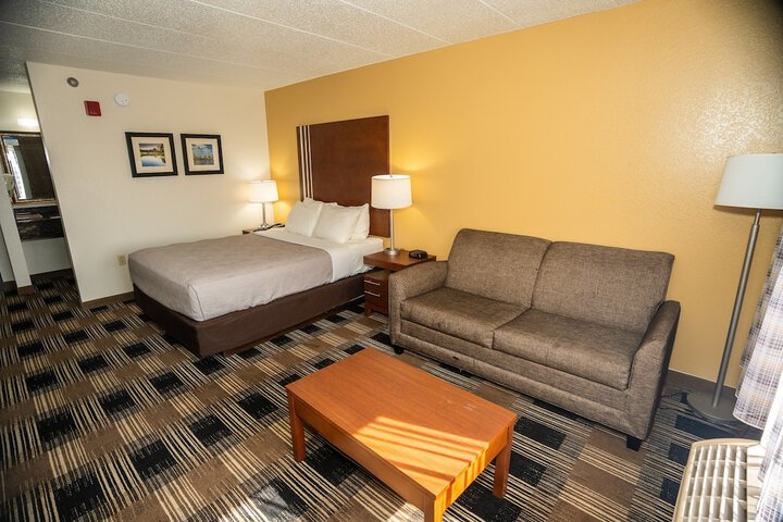 1 Queen Bed (13 of 13)