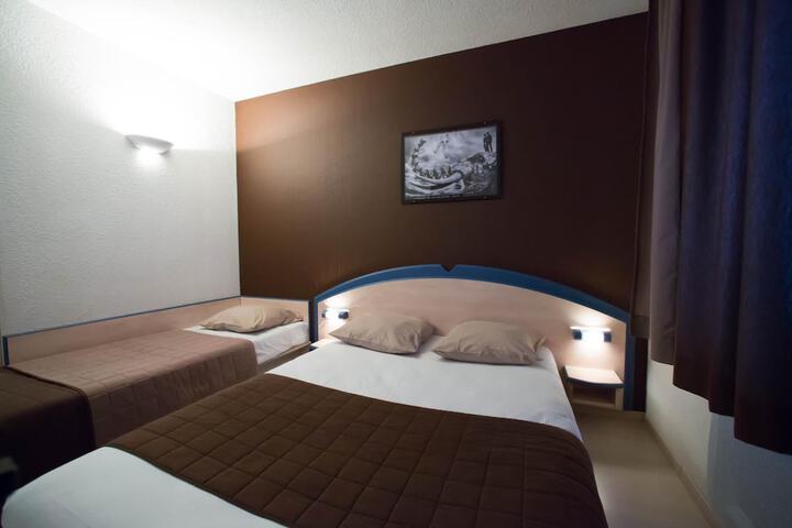 Room 24 of 47