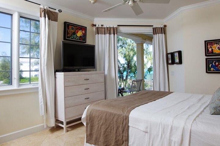 Room 8 of 214