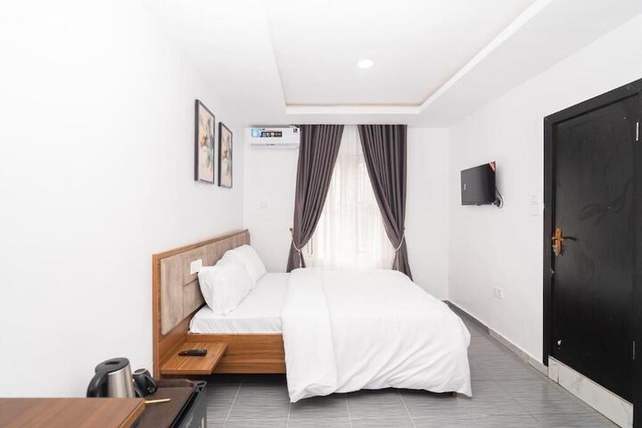 Room 15 of 34