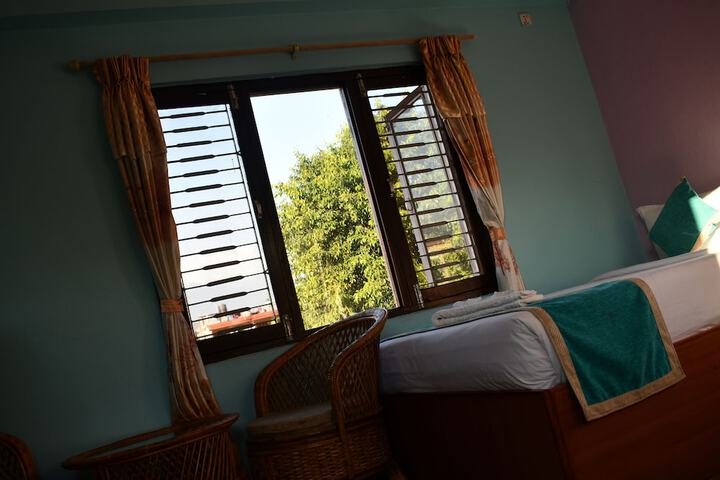 Room 3 of 16