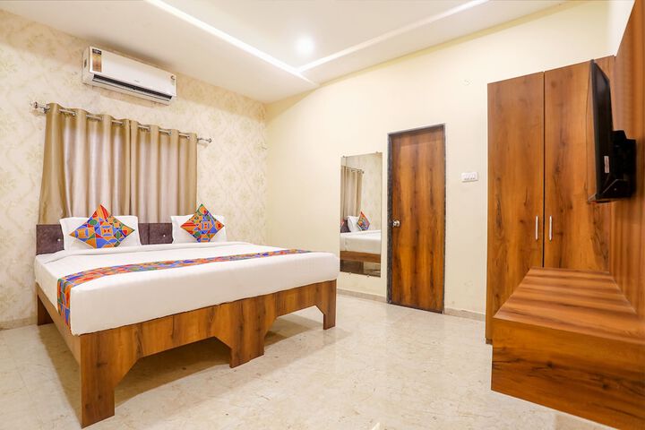 Room 9 of 27